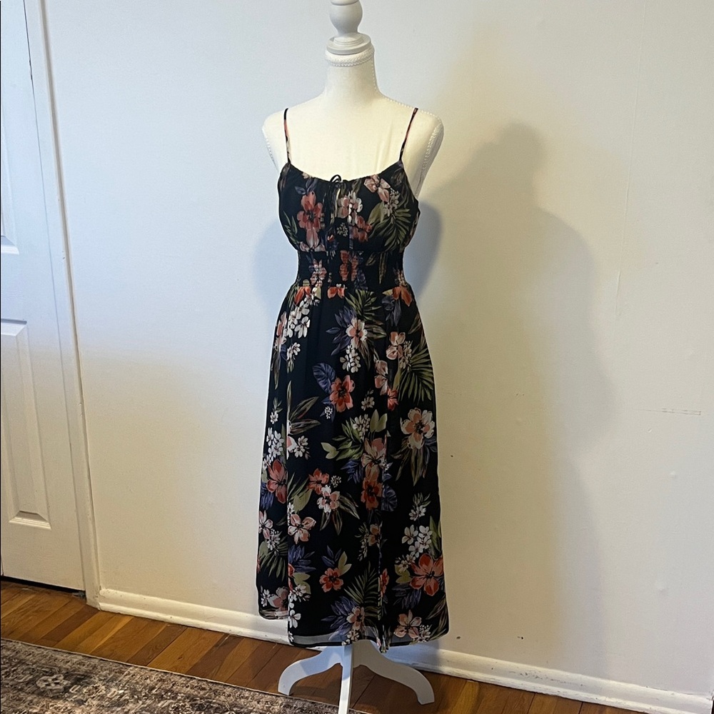 Patrons of Peace Black Floral Flowy Midi Dress .  Womens  size XS.